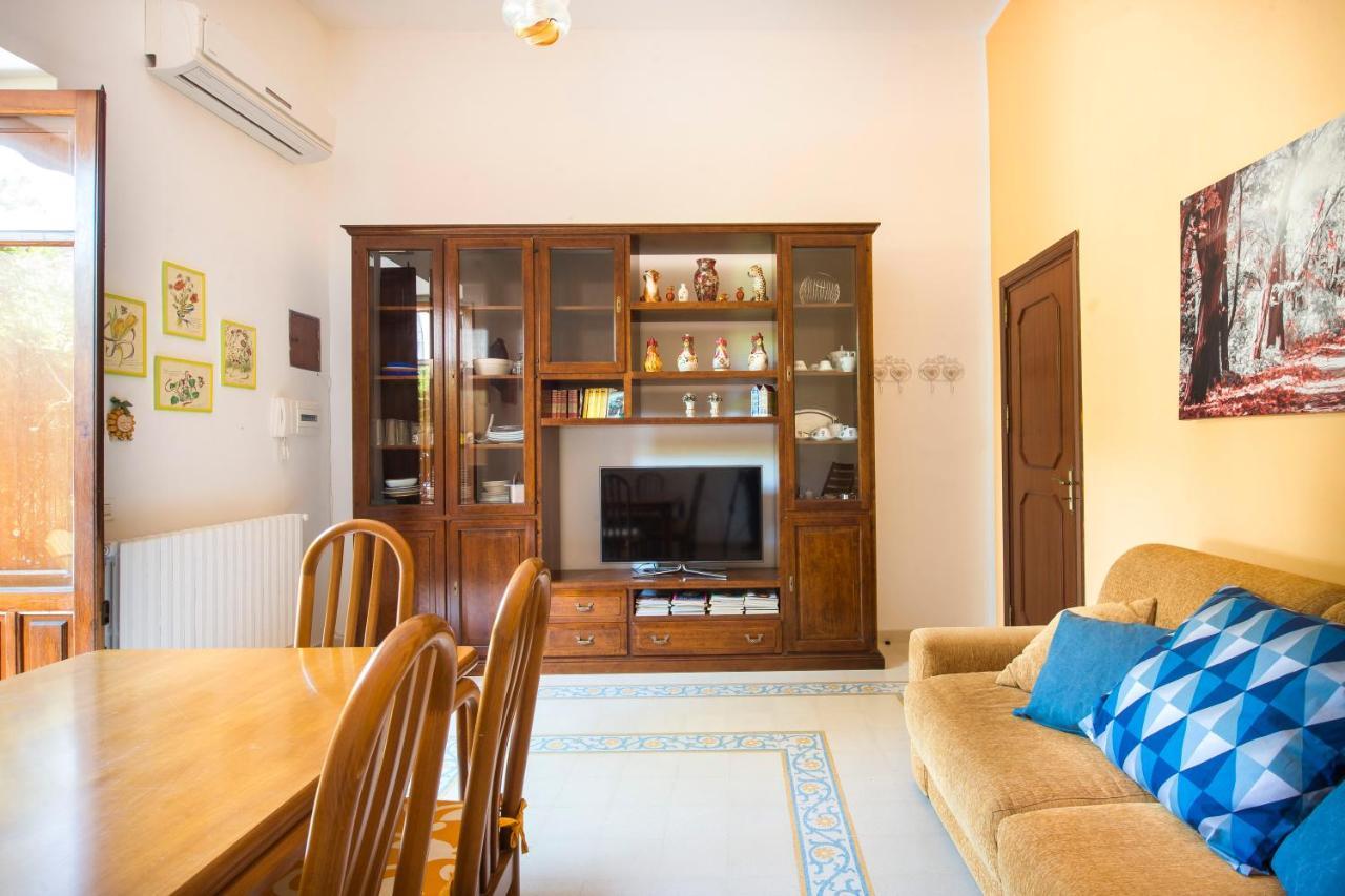 La Casa Di Sara A Mondello Apartment Exterior photo